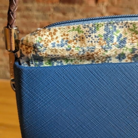 JU'STO Small Blue & Floral Crossbody Purse - Picture 3 of 11